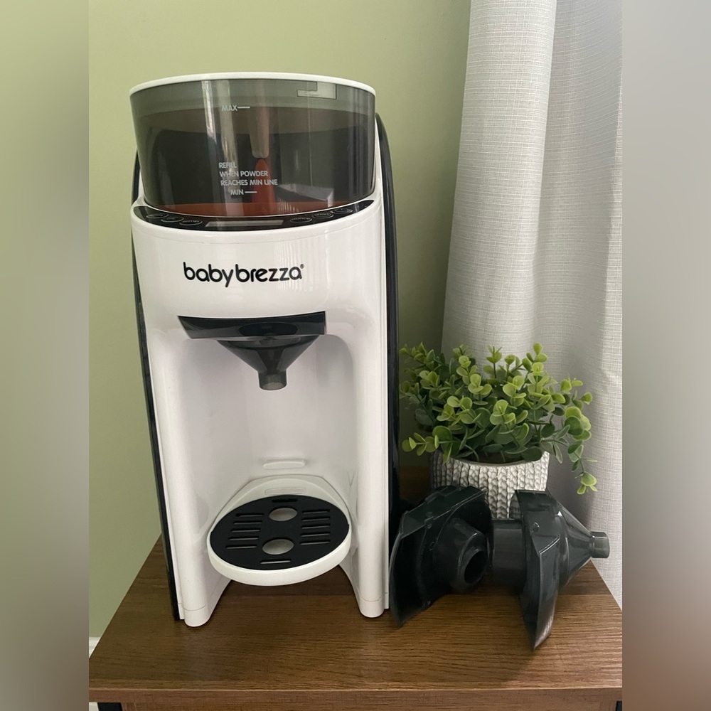 Baby brezza advanced formula pro with extras